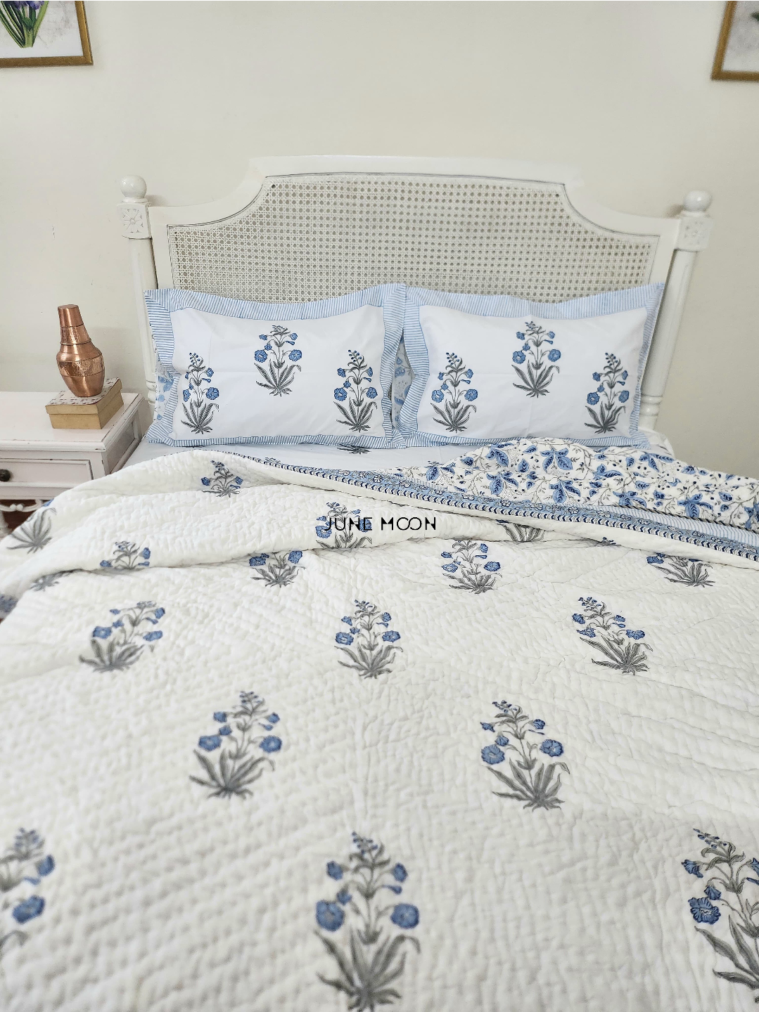 Falak - Set of Quilt &amp; Bedsheet