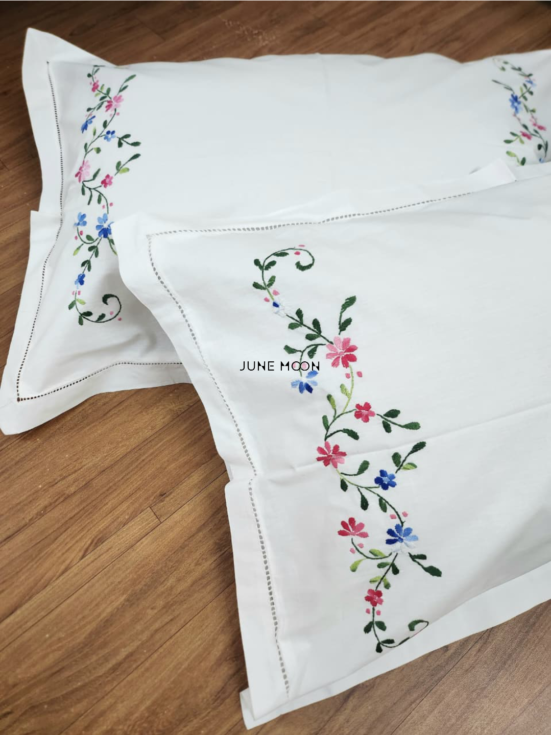 Bella - Set Of 2 Embroidered Pillow Cases
