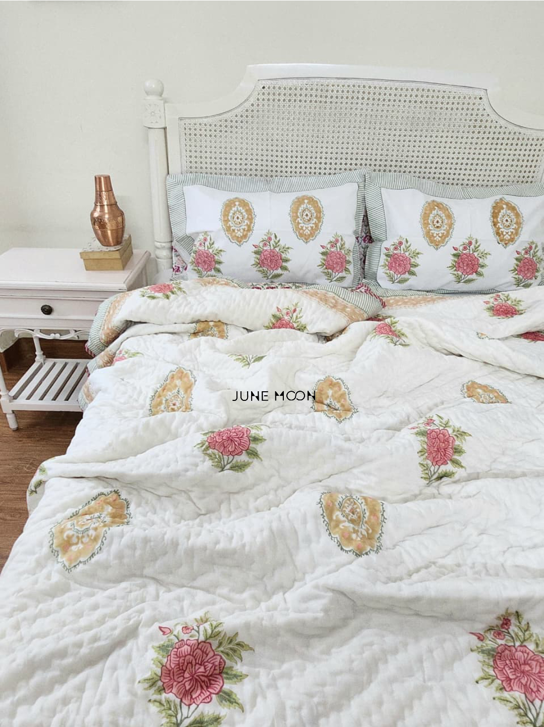 Gulab Mahal - Set of Quilt &amp; Bedsheet