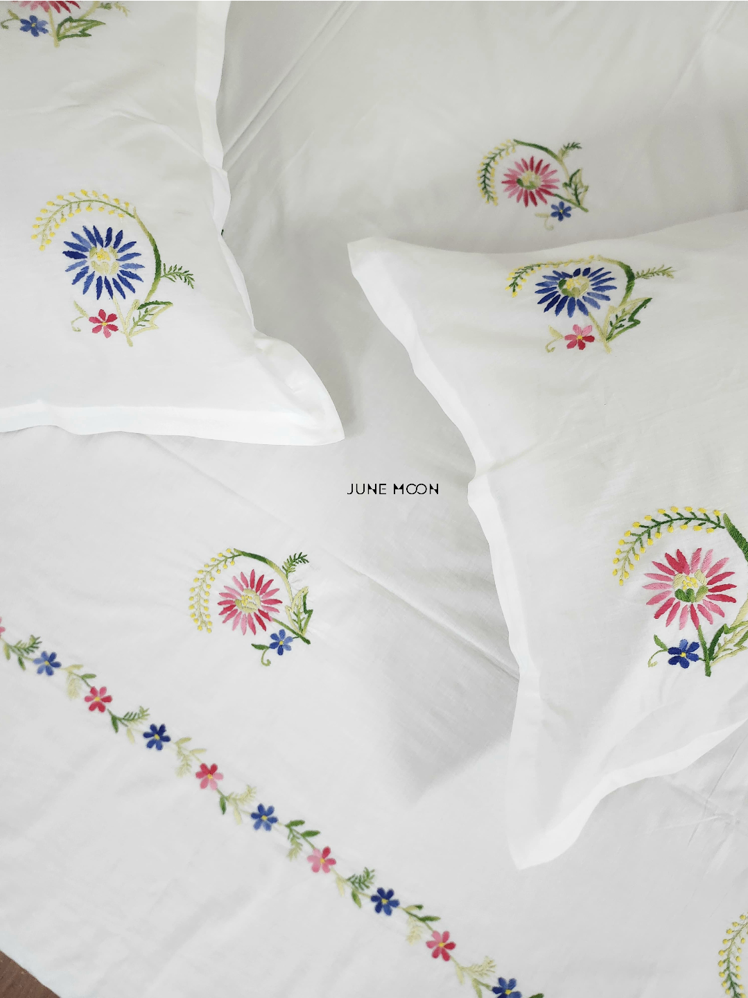 Penelope - Embroidered Bedsheet Set