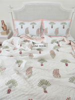 Load image into Gallery viewer, Cosy Coral - Set of Quilt &amp; Bedsheet
