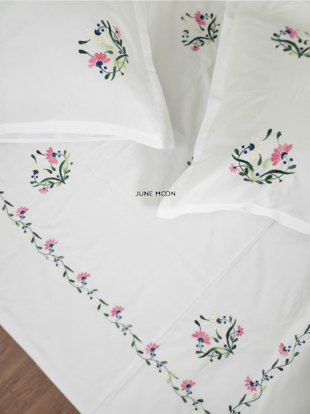 Stella - Embroidered Bedsheet Set