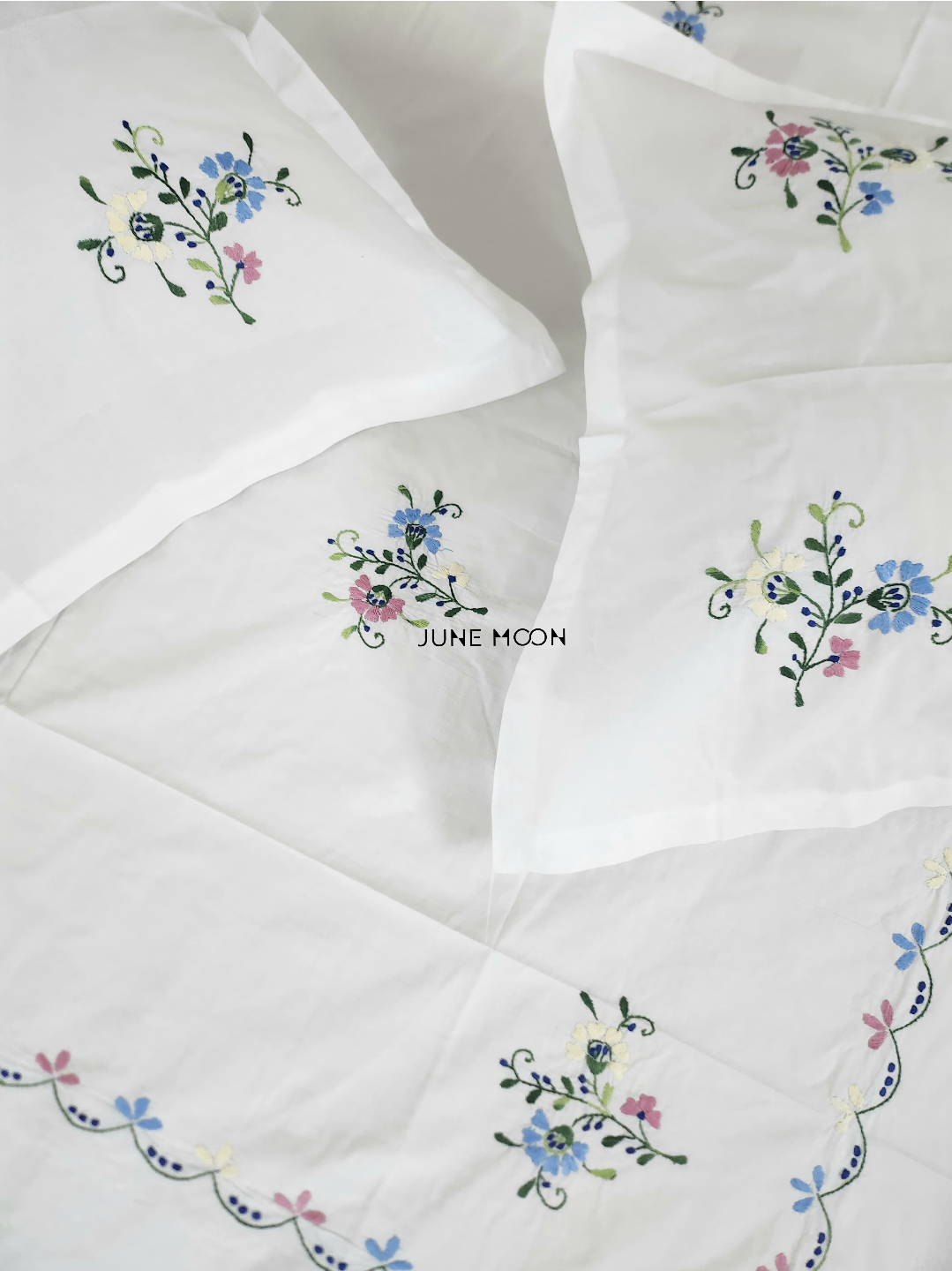 Adele - Embroidered Bedsheet Set