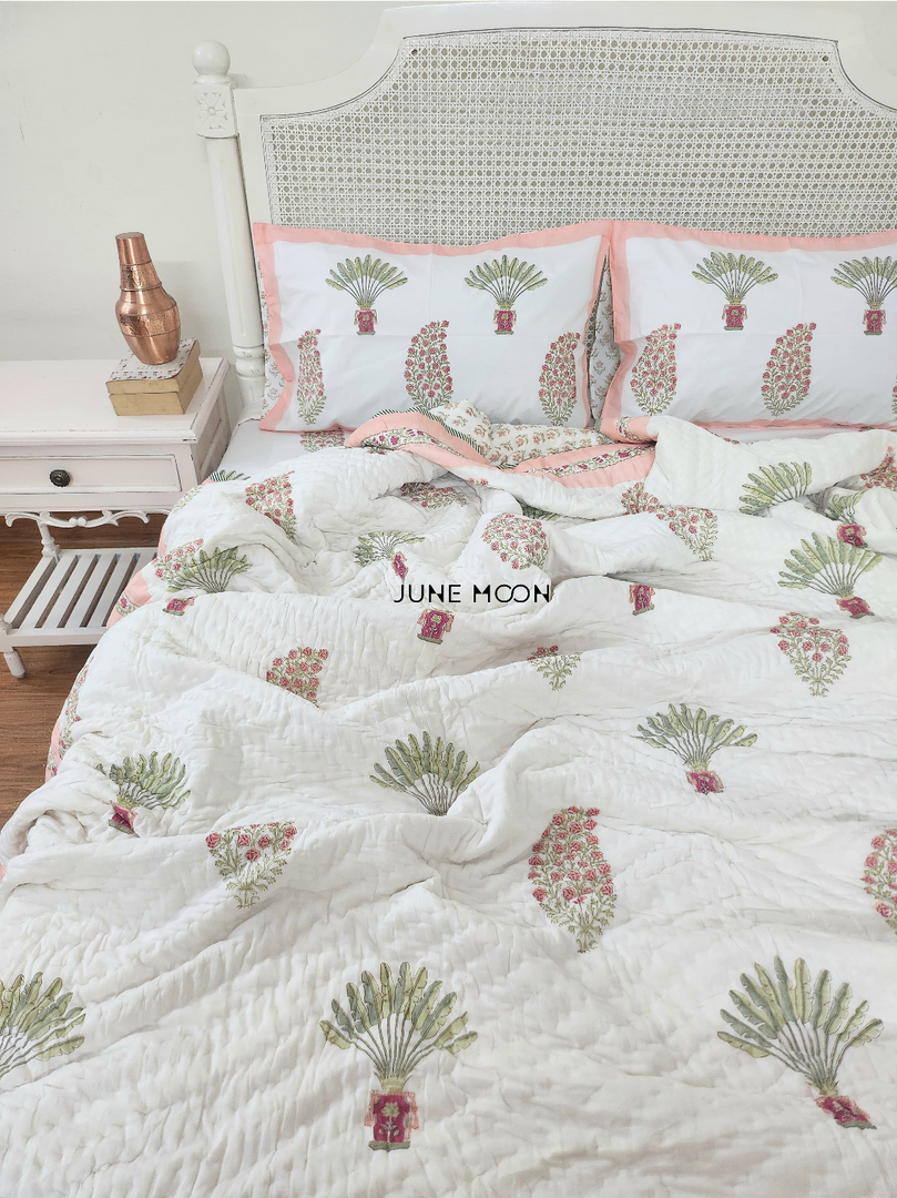 Cosy Coral - Set of Quilt & Bedsheet