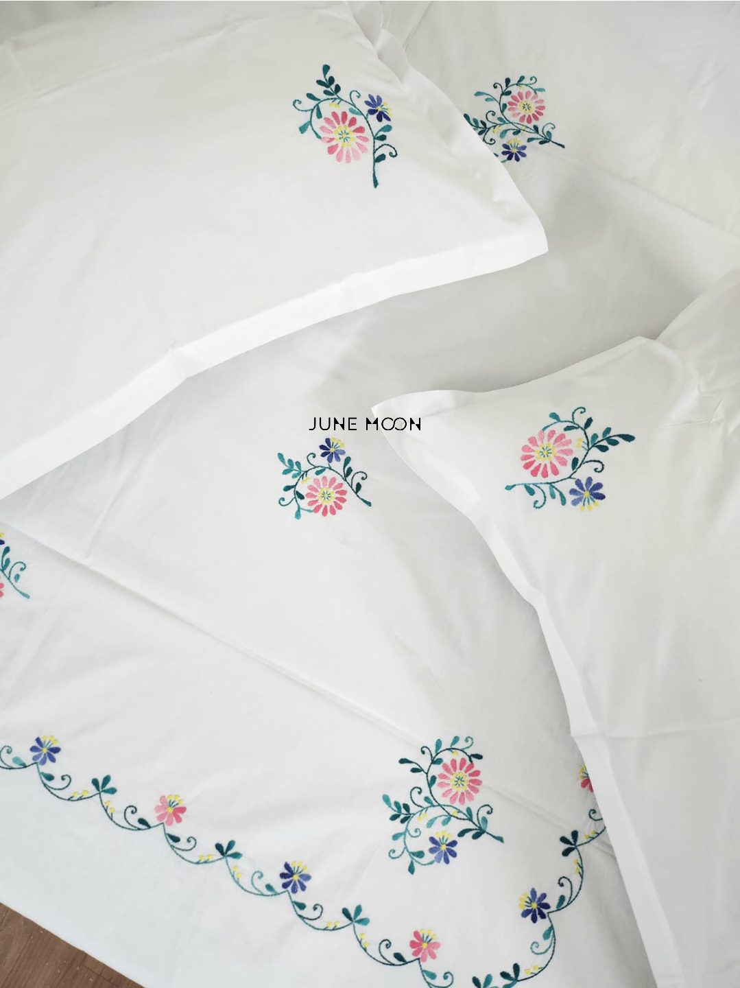Sophia - Embroidered Bedsheet Set