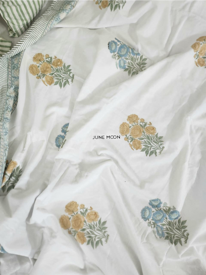Vintage Whisper - Set of Dohar &amp; Bedsheet