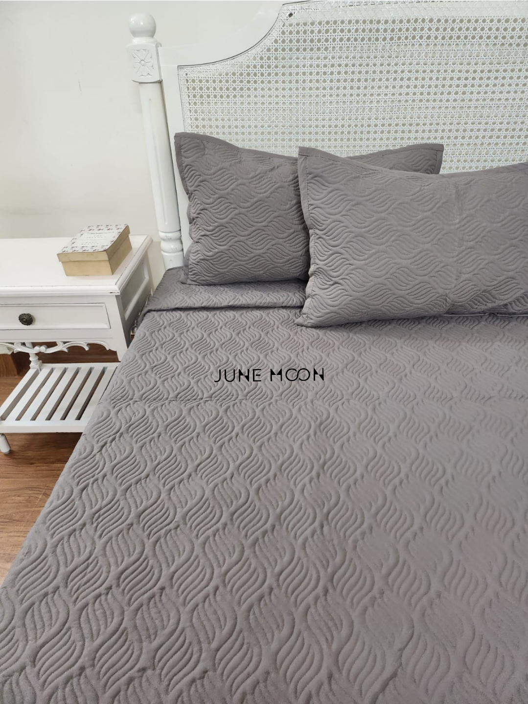Jahaan - Quilted Bedcover Set