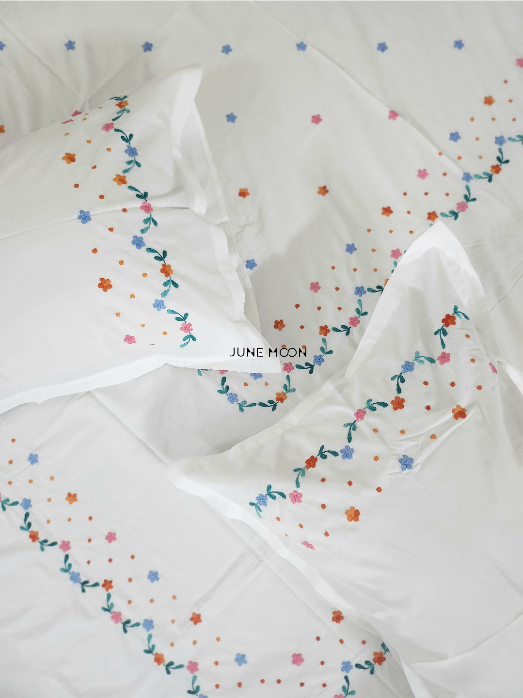 Amberly - Embroidered Bedsheet Set