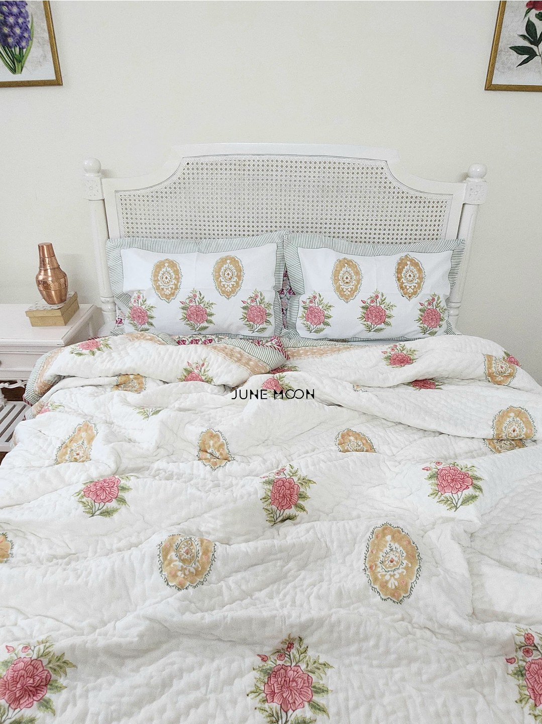 Gulab Mahal - Set of Quilt &amp; Bedsheet