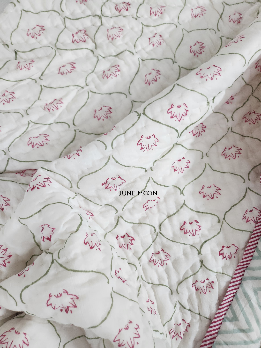 Sweet Hope - Set of Quilt &amp; Bedsheet