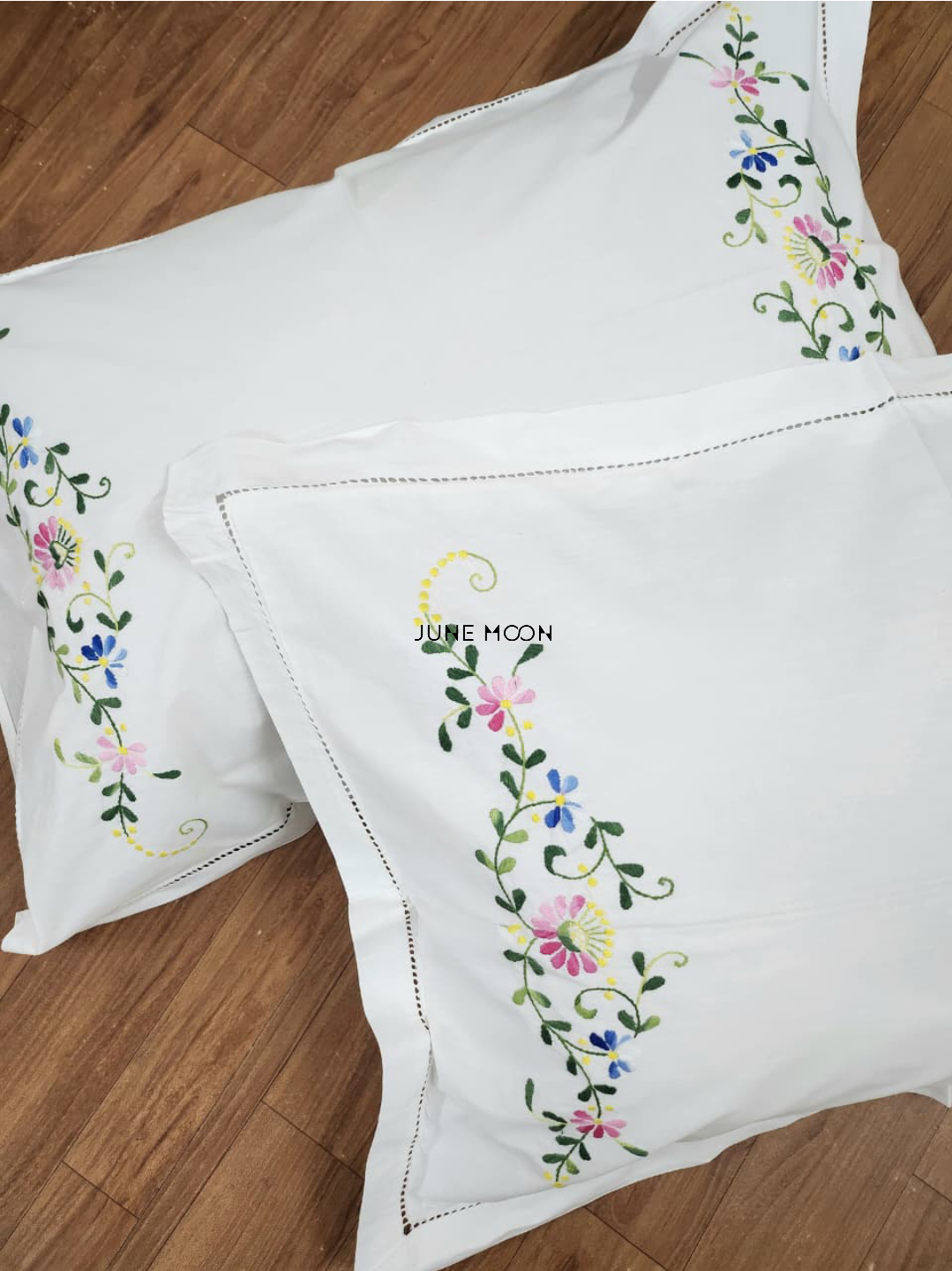 Bella - Set Of 2 Embroidered Pillow Cases