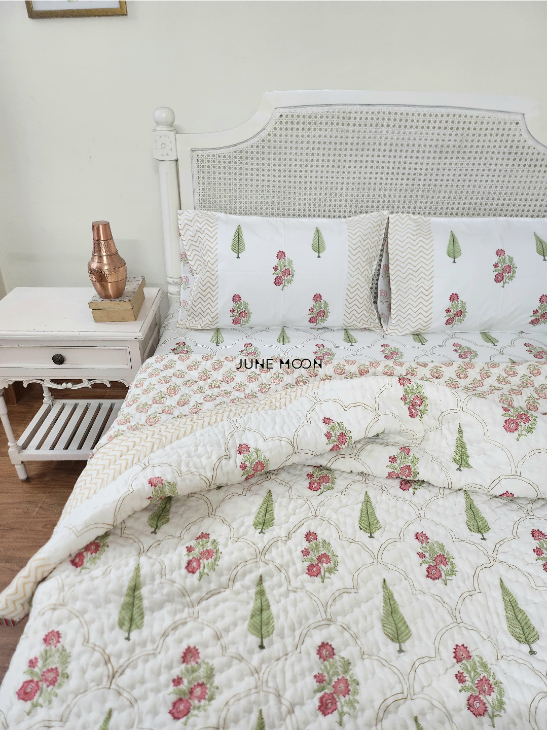 Mehreen - Set of Quilt &amp; Bedsheet