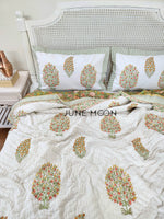 Load image into Gallery viewer, Sunehre Pal - Set of Quilt &amp; Bedsheet
