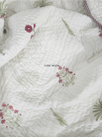 Load image into Gallery viewer, Khushaali - Block Printed Muslin Quilt