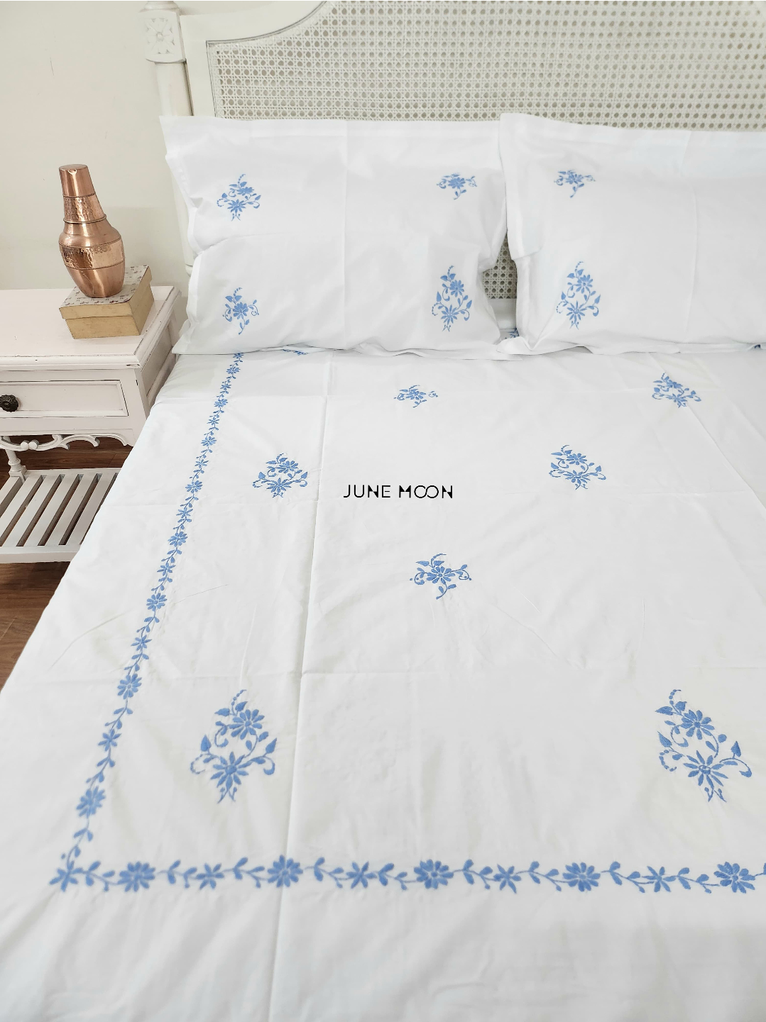 Stella - Embroidered Bedsheet Set