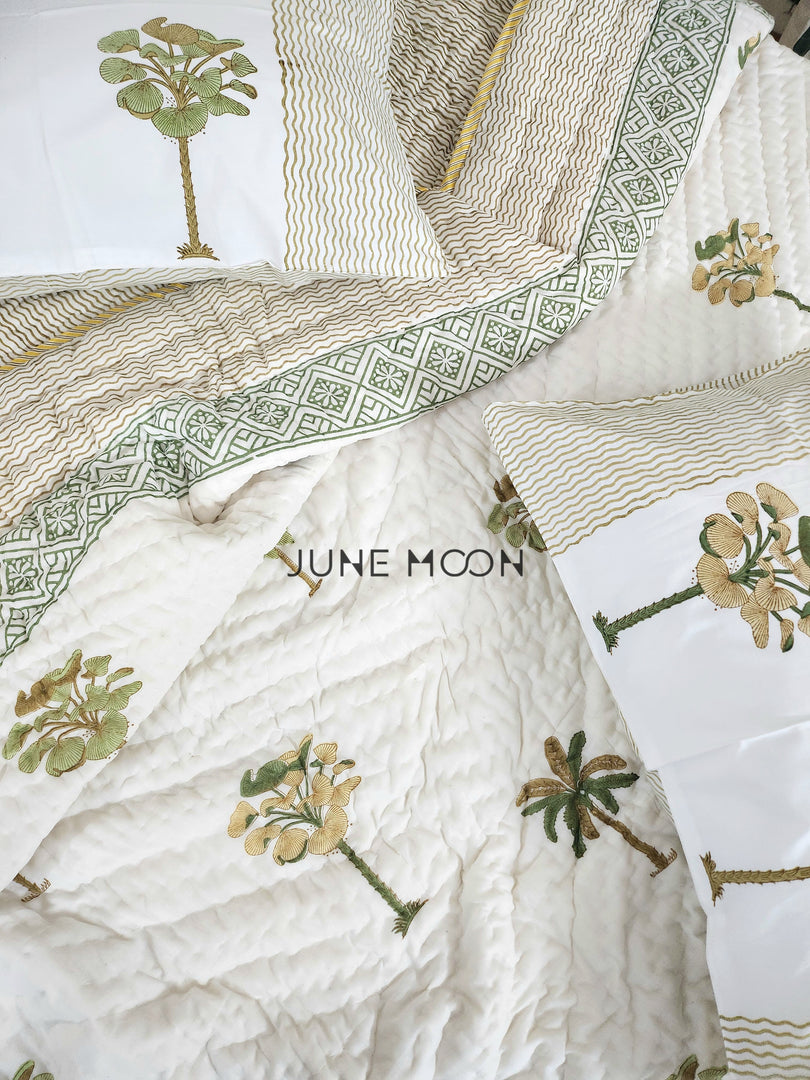 Sultry Greens - Set of Quilt & Bedsheet