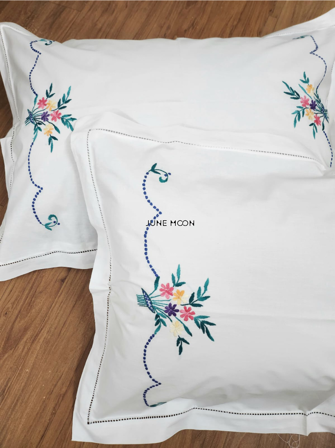 Bella - Set Of 2 Embroidered Pillow Cases