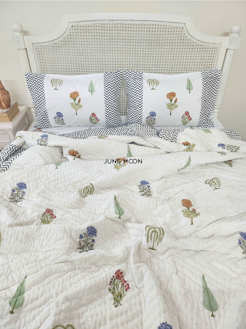 Core Hues - Set of Quilt & Bedsheet
