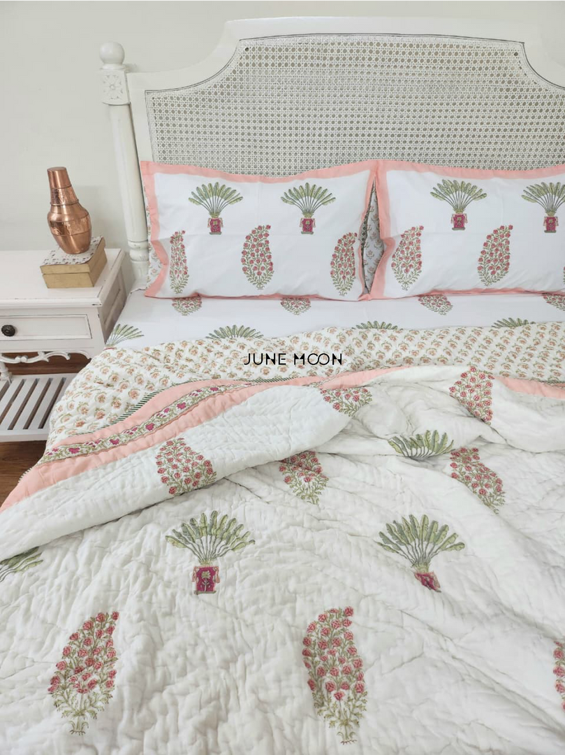 Cosy Coral - Set of Quilt & Bedsheet