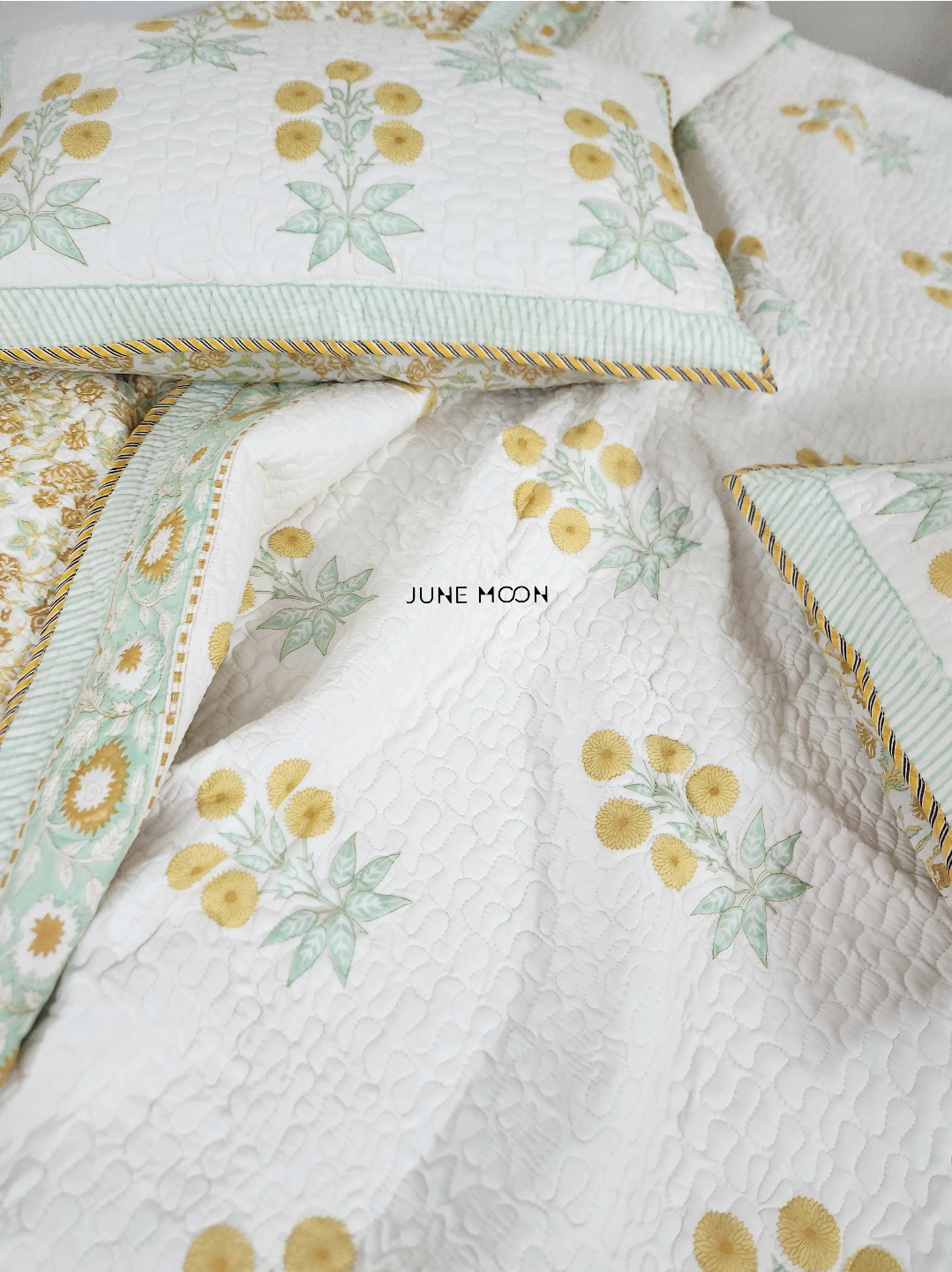 Meethi Dhoop - Quilted Bedcover Set