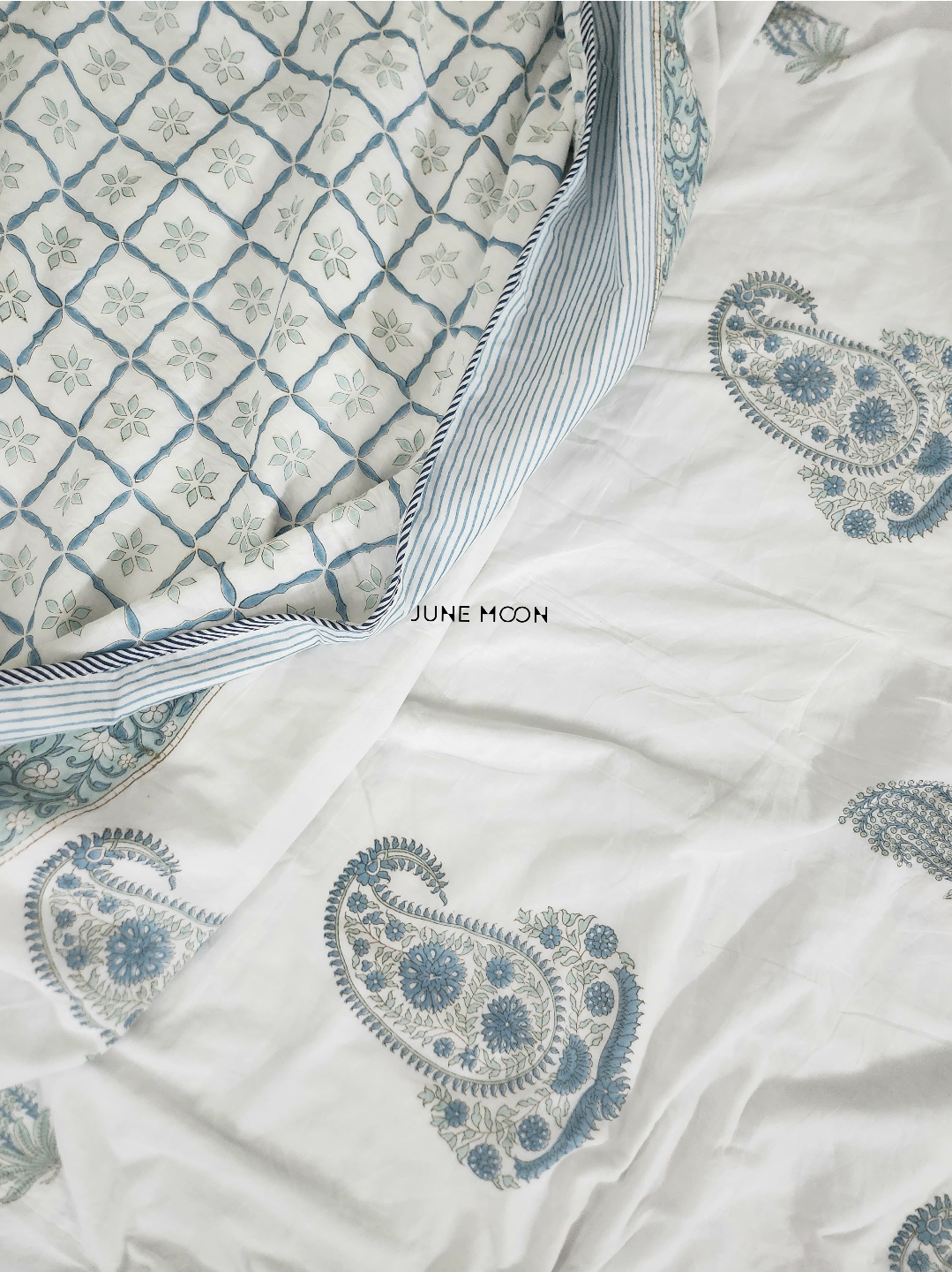 Midnight In Milan - Set of Dohar &amp; Bedsheet