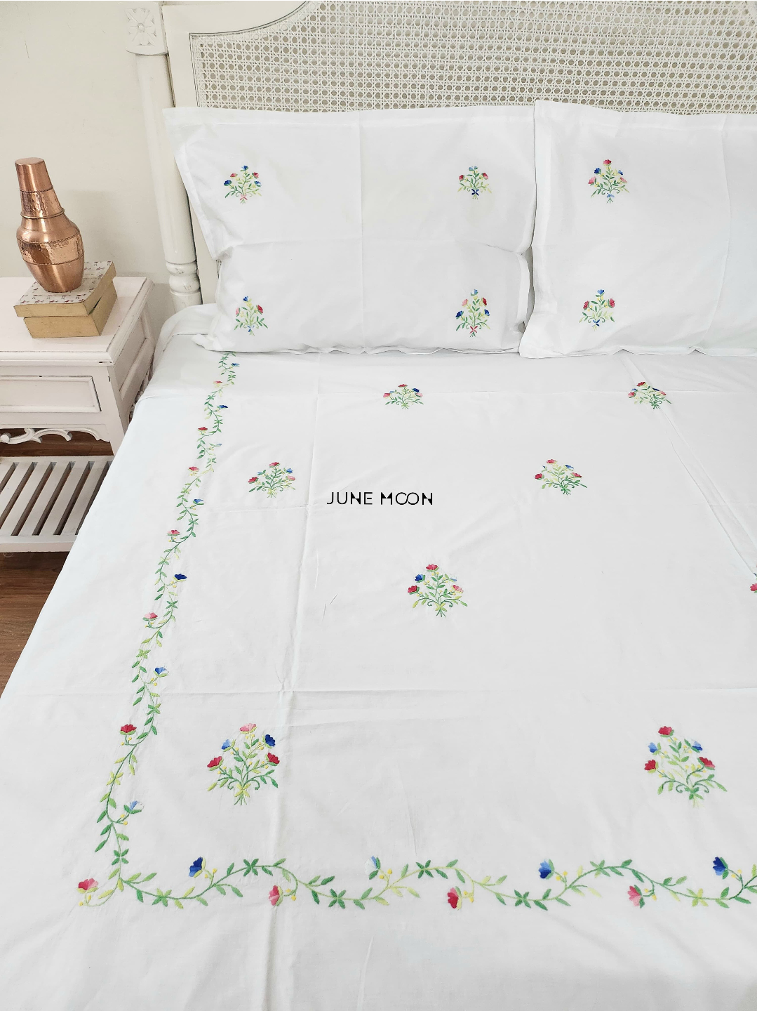 Anastasia - Embroidered Bedsheet Set