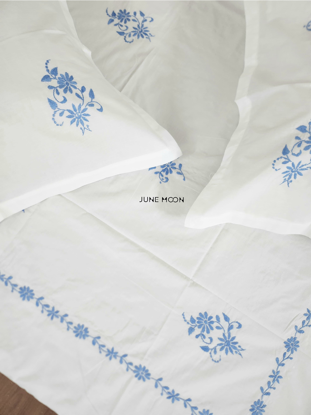Stella - Embroidered Bedsheet Set