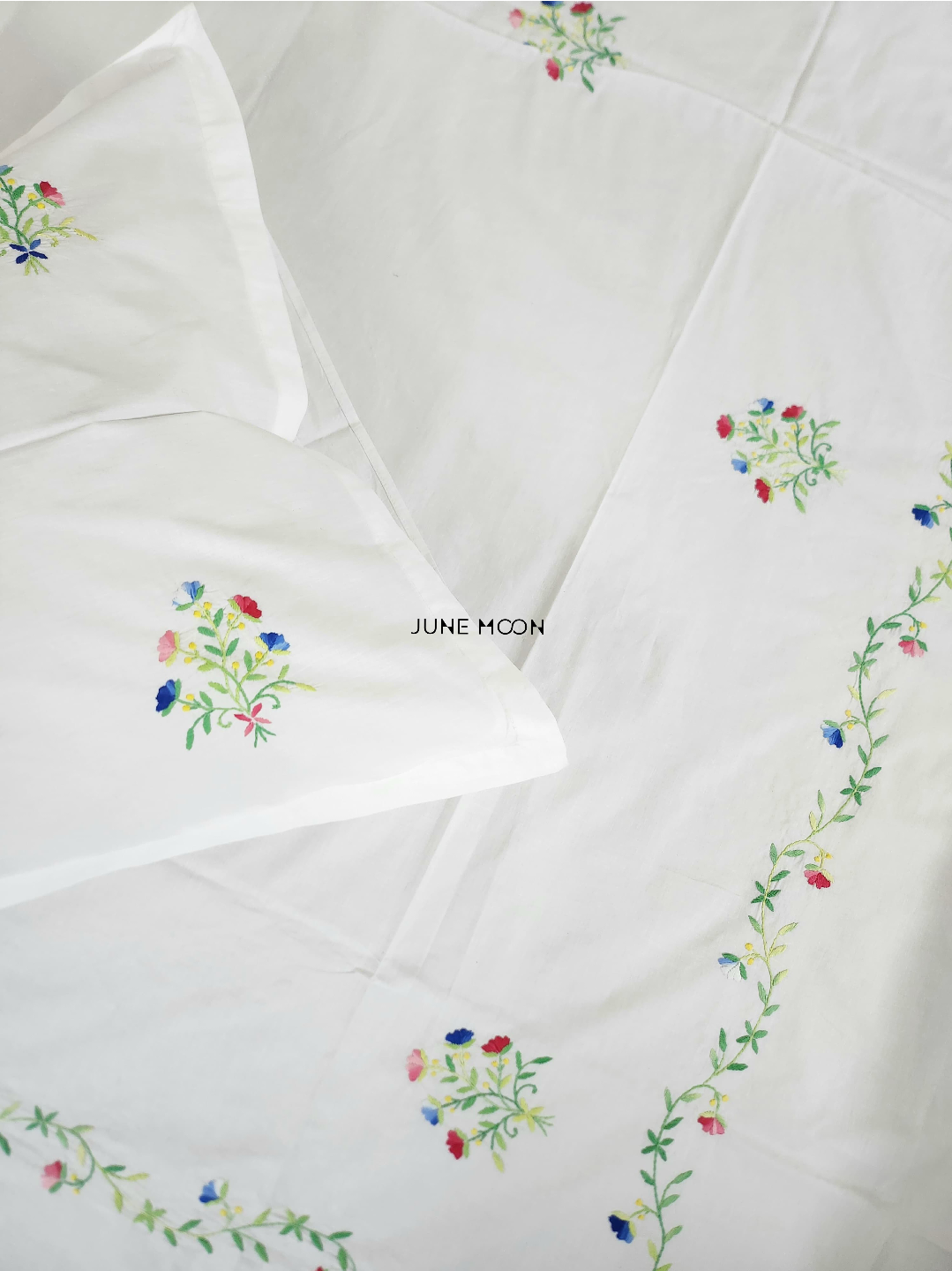 Anastasia - Embroidered Bedsheet Set