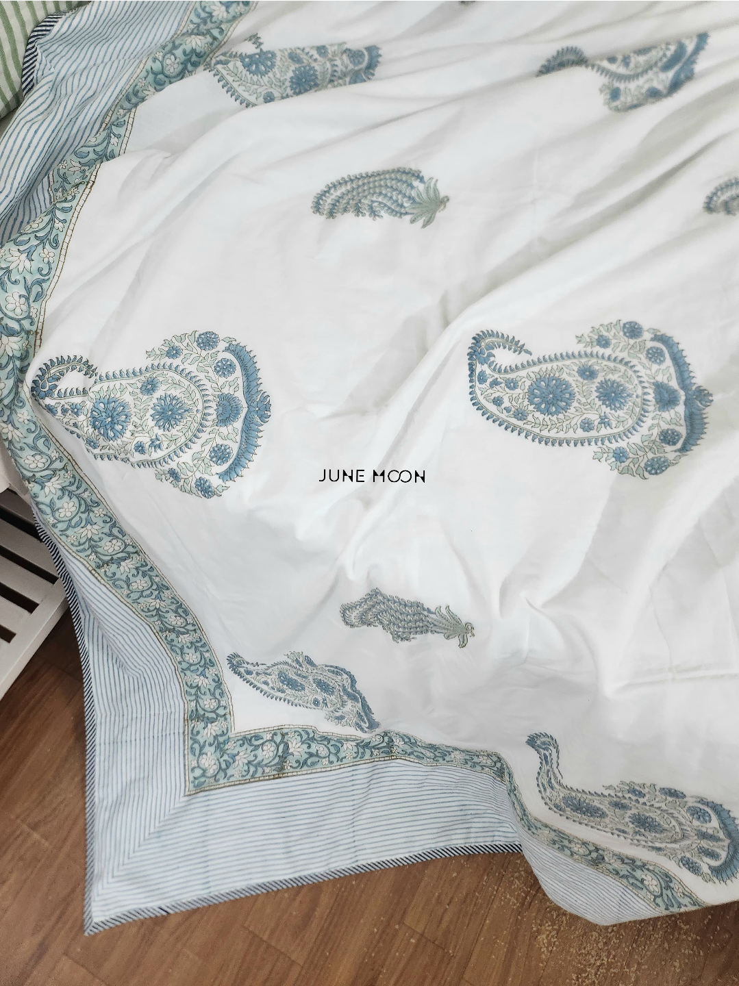 Midnight In Milan - Set of Dohar &amp; Bedsheet