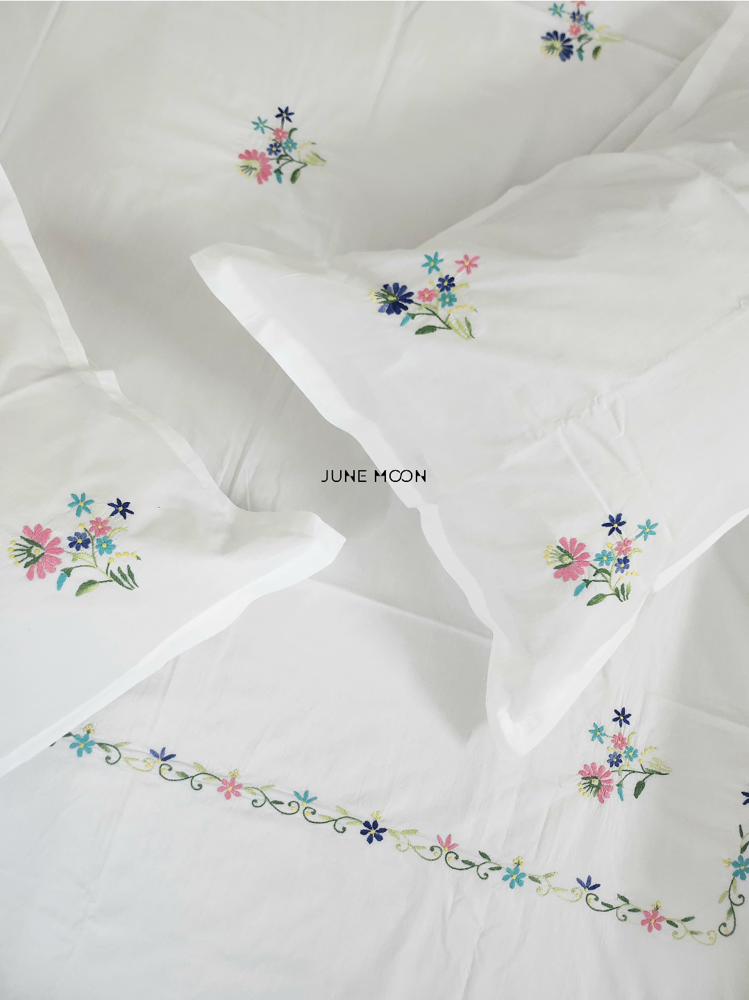 Shirley - Embroidered Bedsheet Set