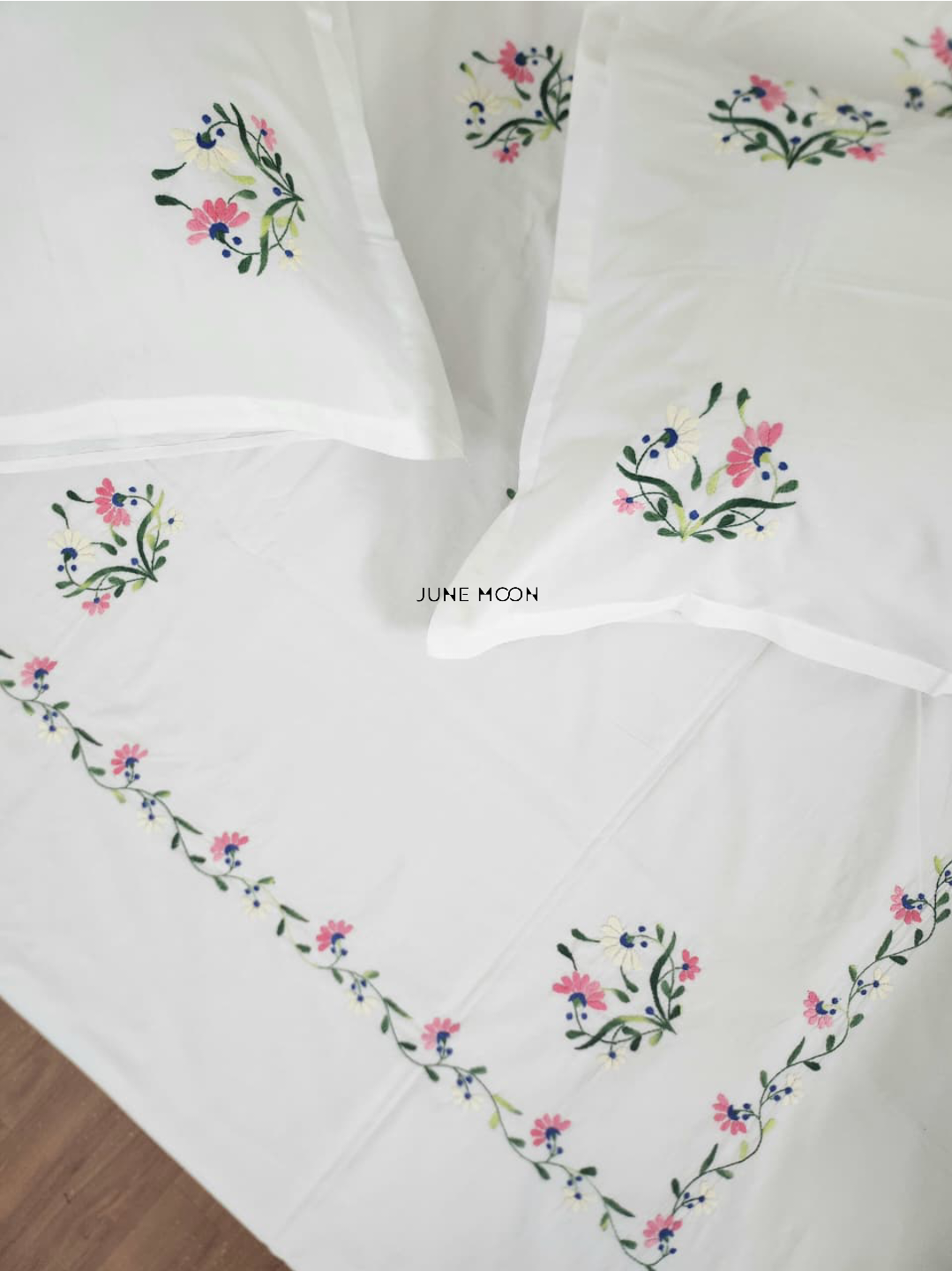 Stella - Embroidered Bedsheet Set