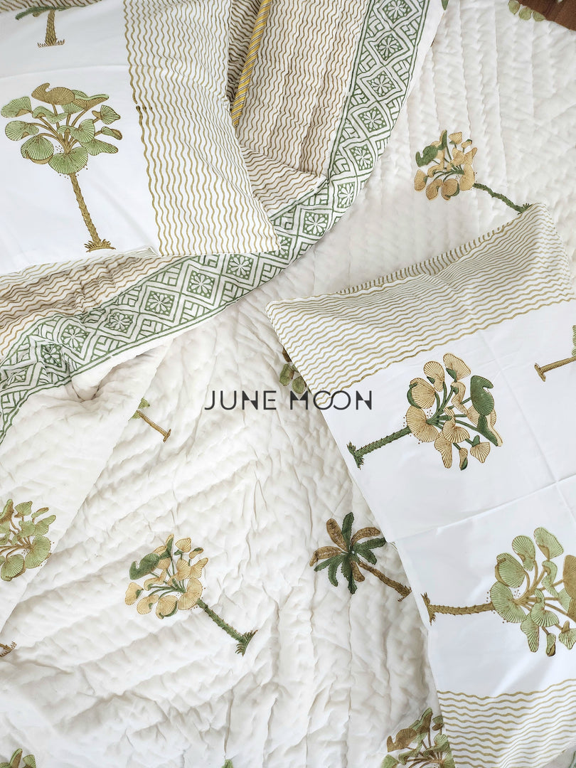 Sultry Greens - Set of Quilt & Bedsheet