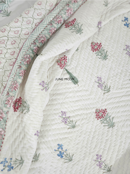 Sweet Hope - Set of Quilt &amp; Bedsheet