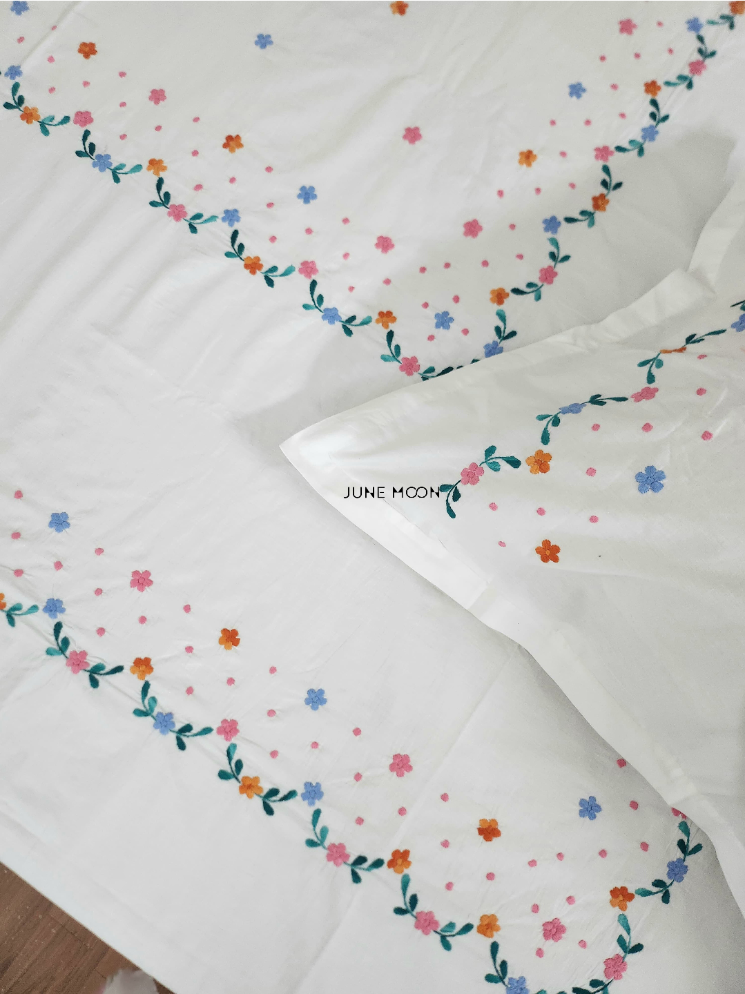 Marie - Embroidered Bedsheet Set
