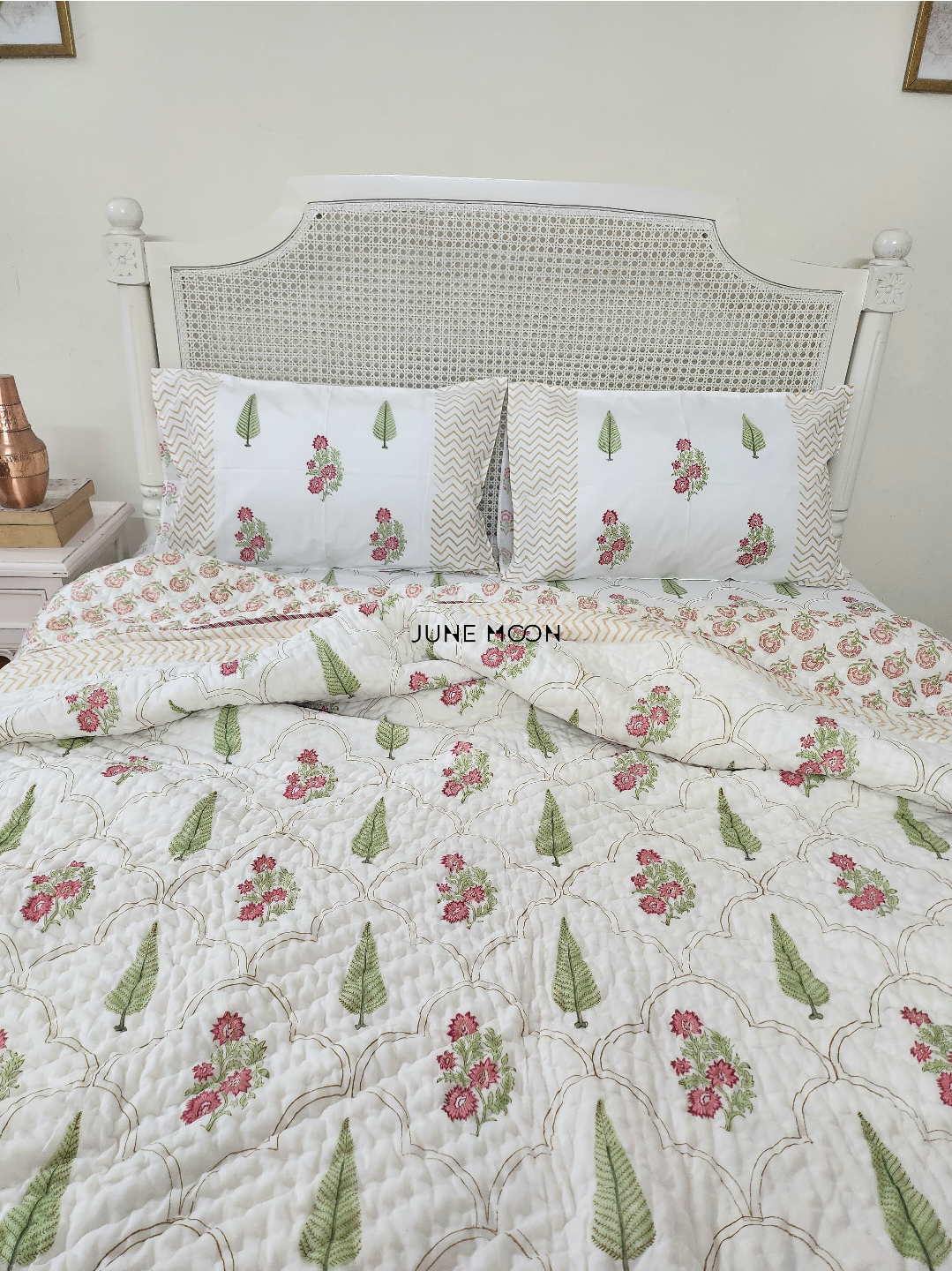 Mehreen - Set of Quilt &amp; Bedsheet