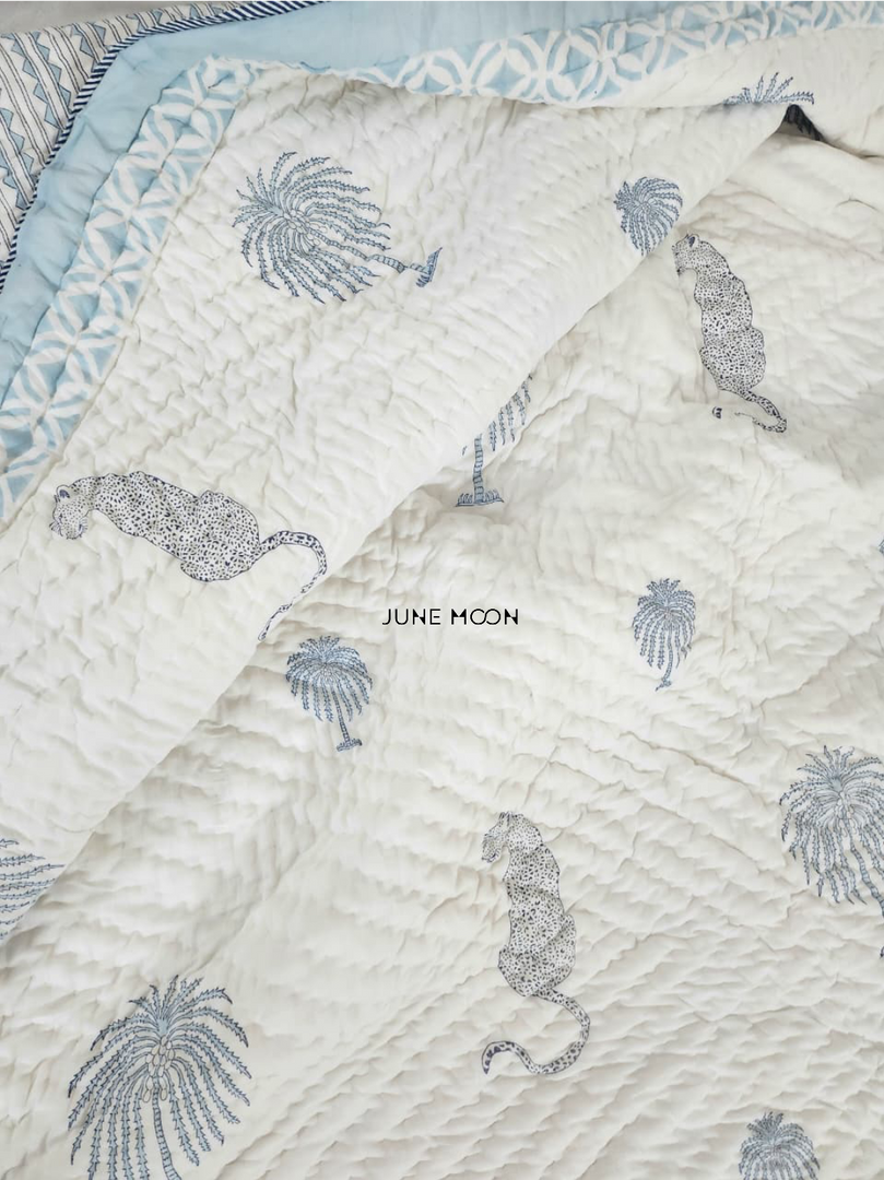 Regal Retreat - Set of Quilt & Bedsheet